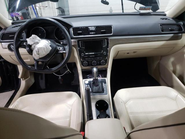1VWBA7A38JC015057 Volkswagen PASSAT SE