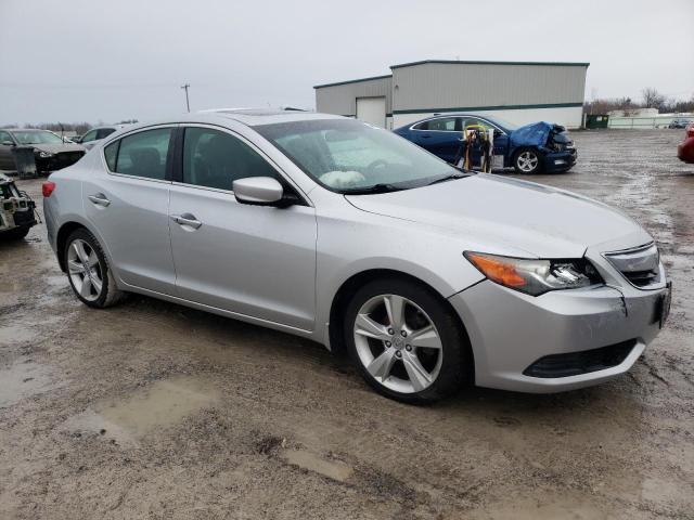 19VDE1F33EE002939 Acura ILX 20