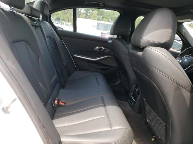 WBA5R1C57KAE82102 BMW 330I