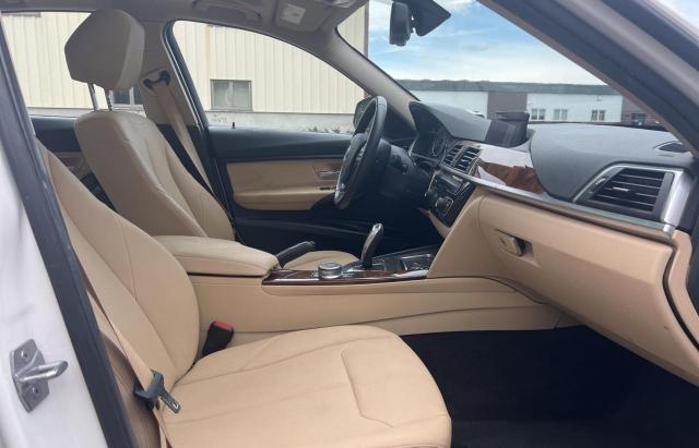 WBA8E5G58JNV01903 BMW 320 XI