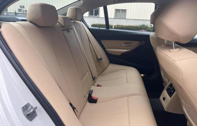 WBA8E5G58JNV01903 BMW 320 XI