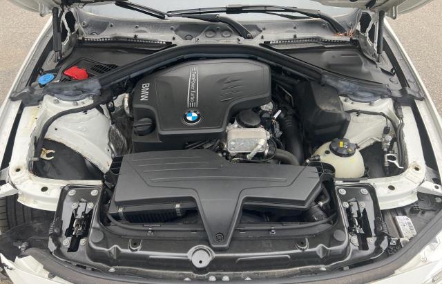 WBA8E5G58JNV01903 BMW 320 XI