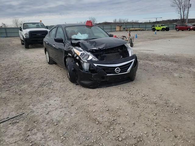 2019 Nissan Versa S VIN: 3N1CN7AP8KL842483 Lot: 53935894