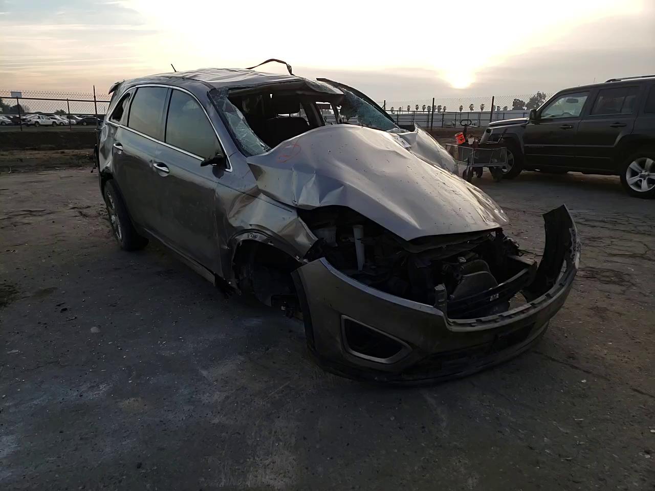 2017 KIA SORENTO LX - 5XYPG4A32HG207781