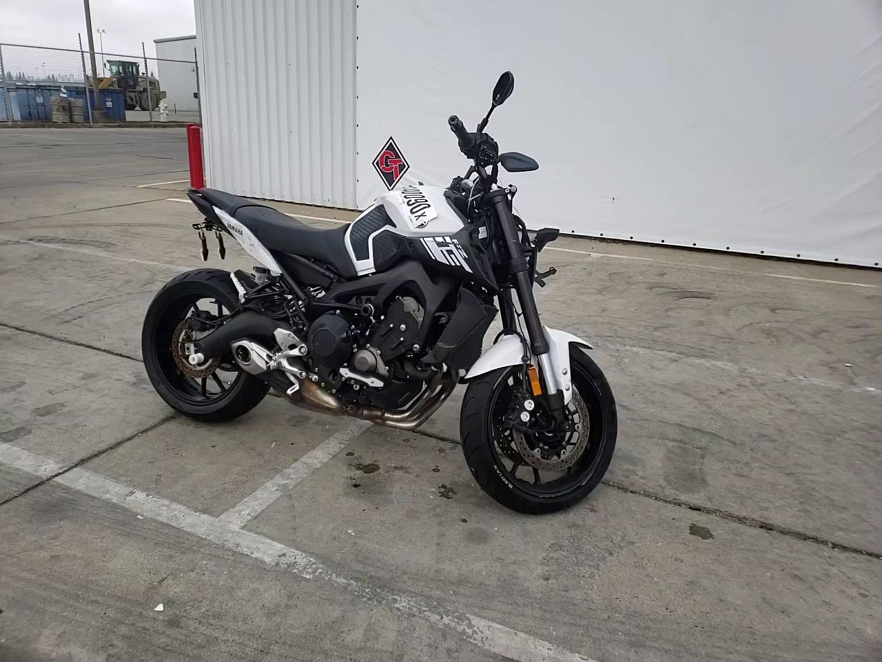 2017 YAMAHA FZ09 C JYARN53Y7HA000313