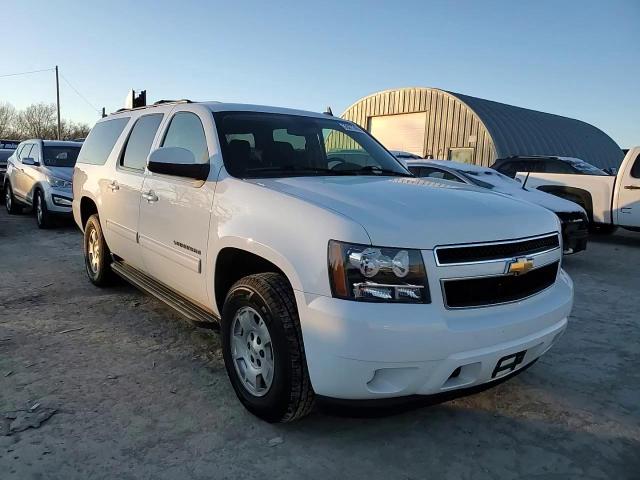 2011 Chevrolet Suburban K1500 Ls VIN: 1GNSKHE31BR198694 Lot: 38273984