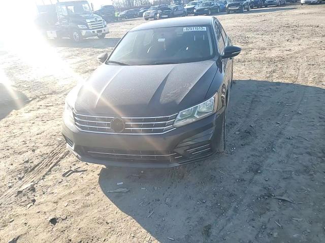 2017 Volkswagen Passat R-Line VIN: 1VWDT7A33HC013911 Lot: 82511513