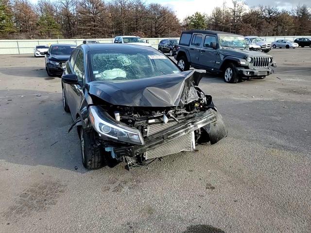 2018 Kia Forte Lx VIN: 3KPFK4A77JE237147 Lot: 82131463