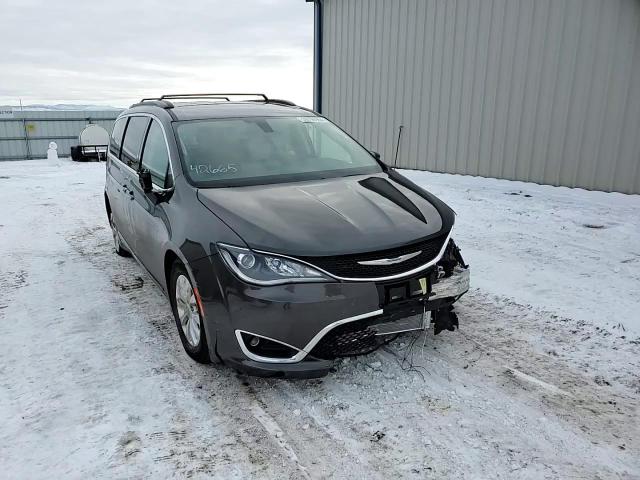 2017 Chrysler Pacifica Touring L VIN: 2C4RC1BG4HR675897 Lot: 39790954