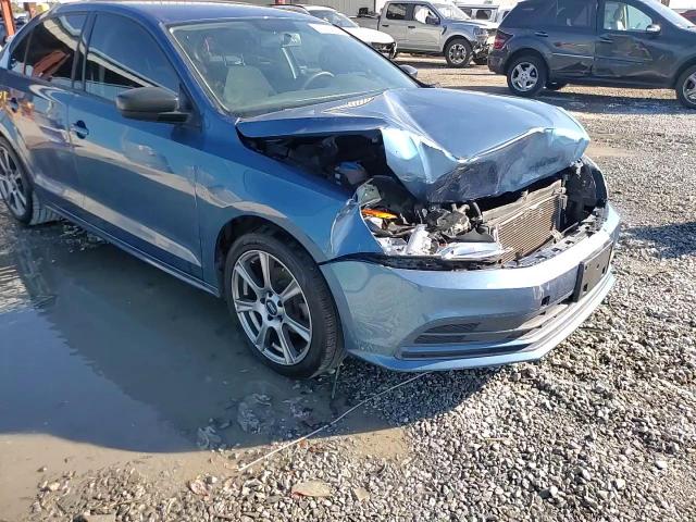 2015 Volkswagen Jetta - Image 13
