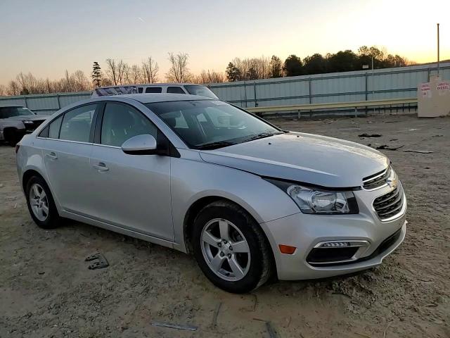 2016 Chevrolet Cruze - Image 11