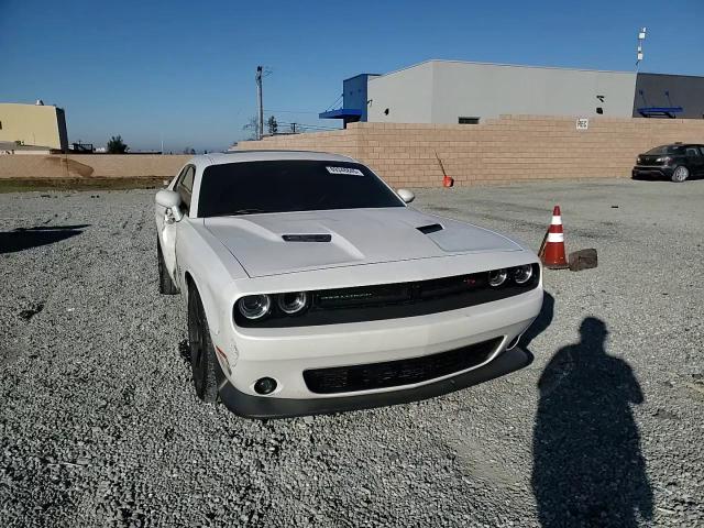 2016 Dodge Challenger - Image 11