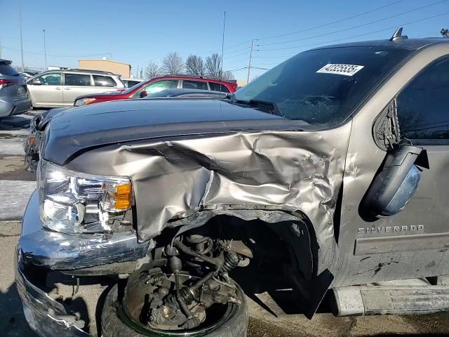 2013 Chevrolet Silverado - Image 11