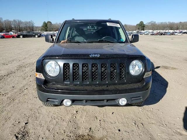 2015 Jeep Liberty (Patriot) - Image 12