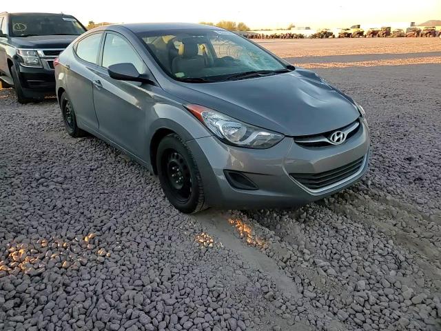 2012 Hyundai Elantra - Image 11