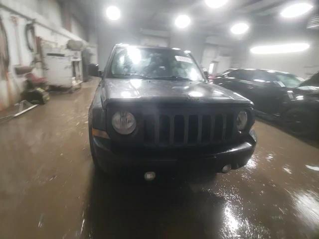 2015 Jeep Liberty (Patriot) - Image 13