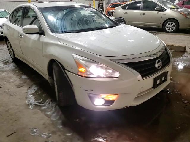 2015 Nissan Altima - Image 13