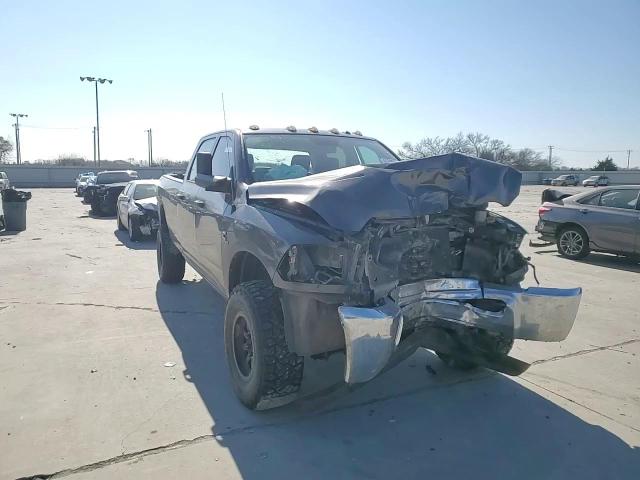 2016 RAM 2500 - Image 10