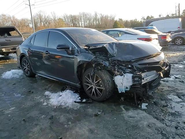 2022 Toyota Camry - Image 11