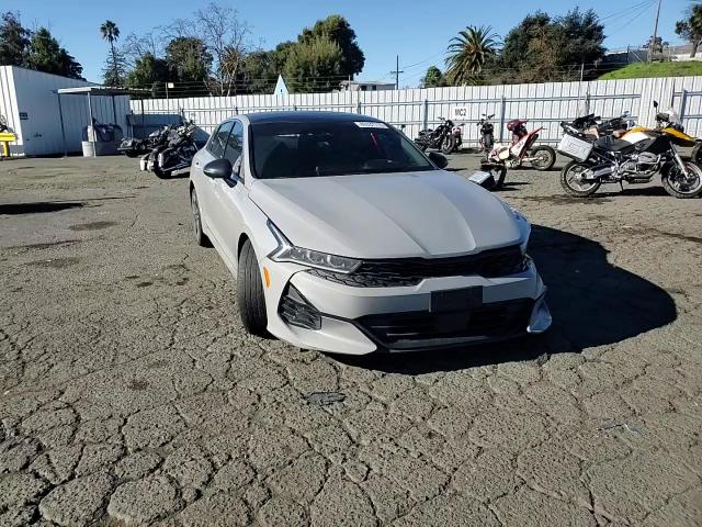 2022 Kia K5 - Image 11