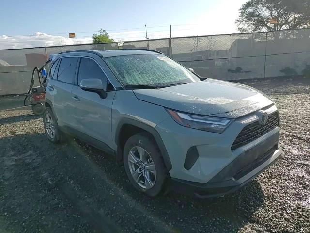 2022 Toyota RAV 4 - Image 12