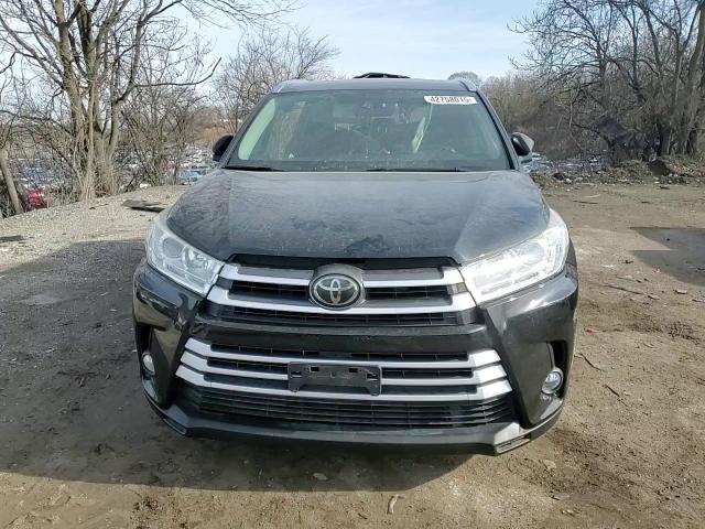2017 Toyota Highlander - Image 12