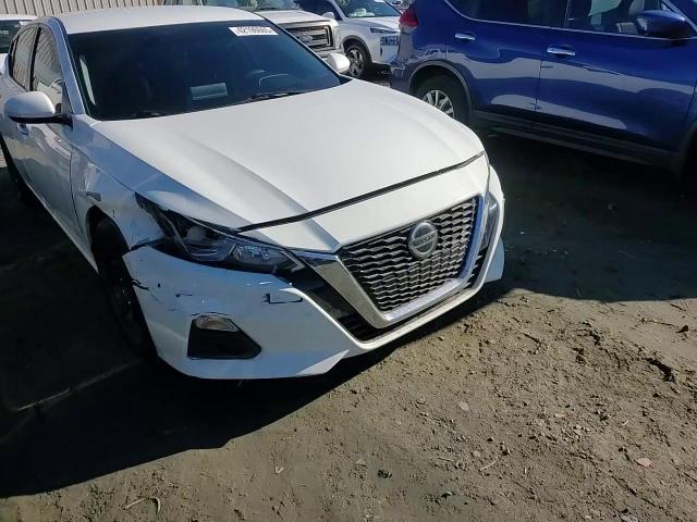 2019 Nissan Altima - Image 11