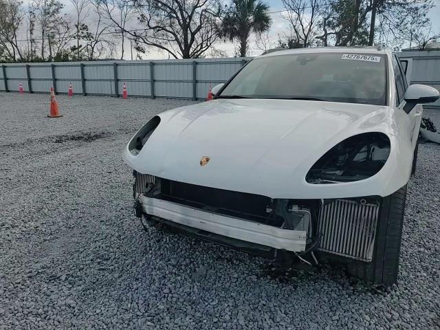 2021 Porsche Macan - Image 12