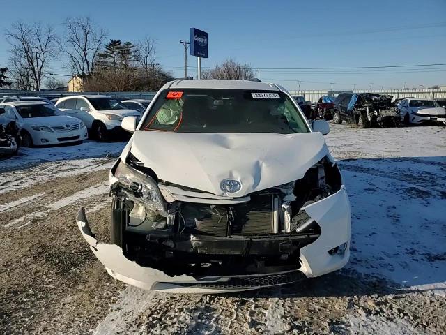 2015 Toyota Sienna - Image 11