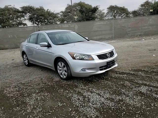 2009 Honda Accord - Image 11