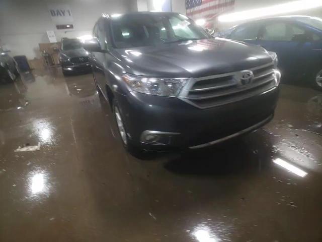 2012 Toyota Highlander - Image 13