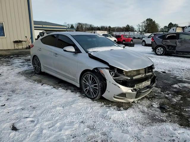 2018 Hyundai Elantra - Image 10