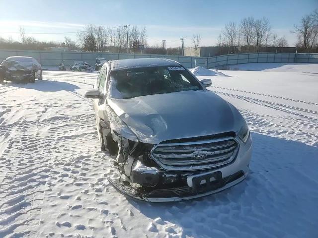 2017 Ford Taurus - Image 11