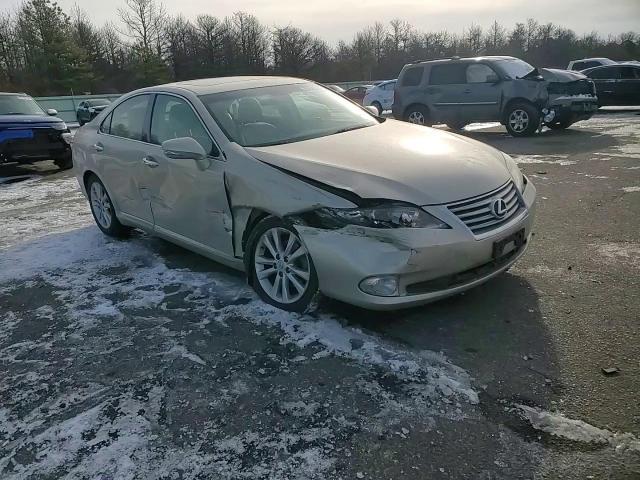 2012 Lexus ES - Image 11