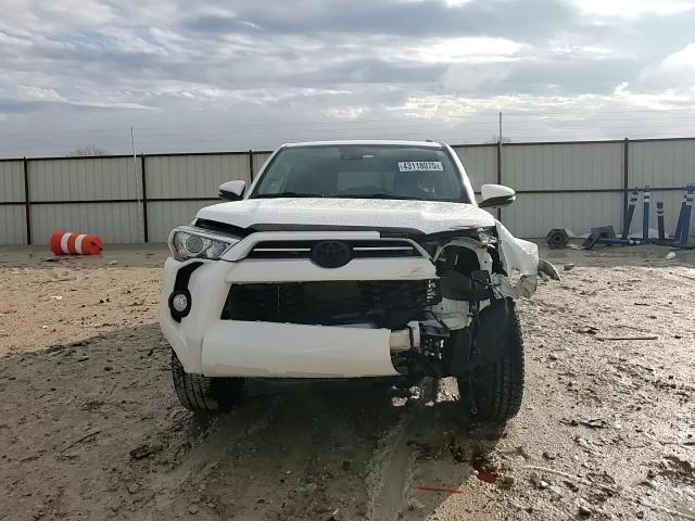 2020 Toyota 4Runner - Image 12