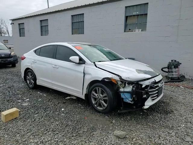 2017 Hyundai Elantra - Image 13