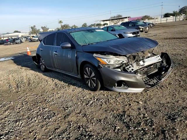 2019 Nissan Altima - Image 11
