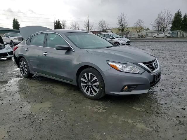 2017 Nissan Altima - Image 11