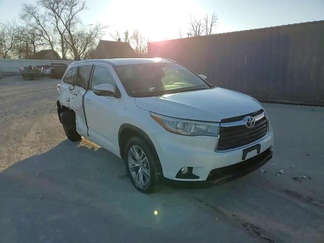 2015 Toyota Highlander - Image 14