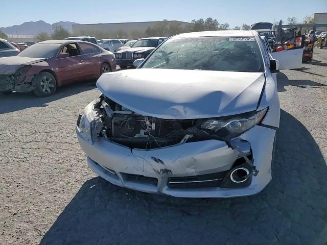 2014 Toyota Camry - Image 11