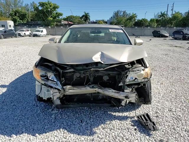 2013 Lexus ES - Image 13