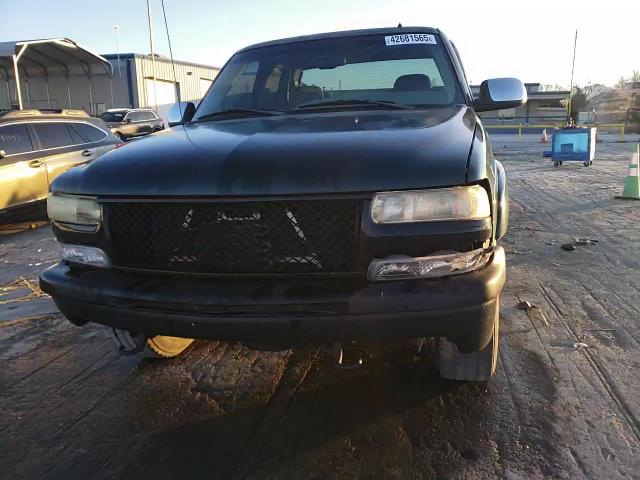 2002 Chevrolet Silverado - Image 13