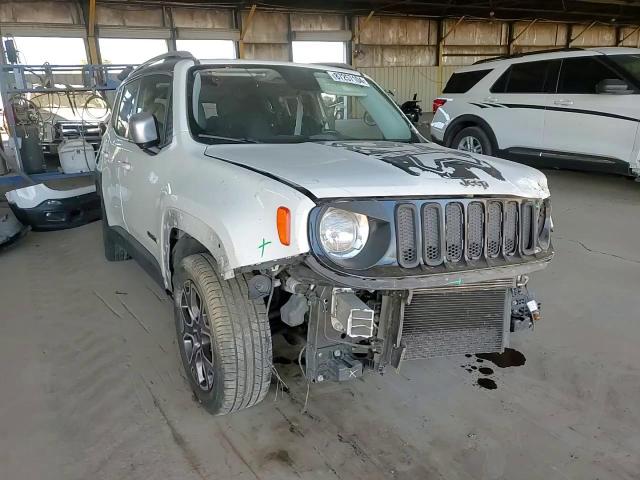 2016 Jeep Renegade - Image 12