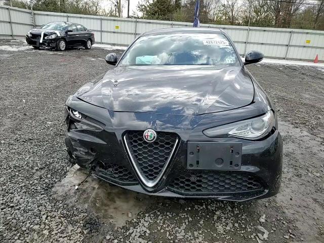 2021 Alfa Romeo Giulia - Image 11
