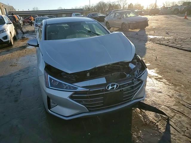 2019 Hyundai Elantra - Image 13