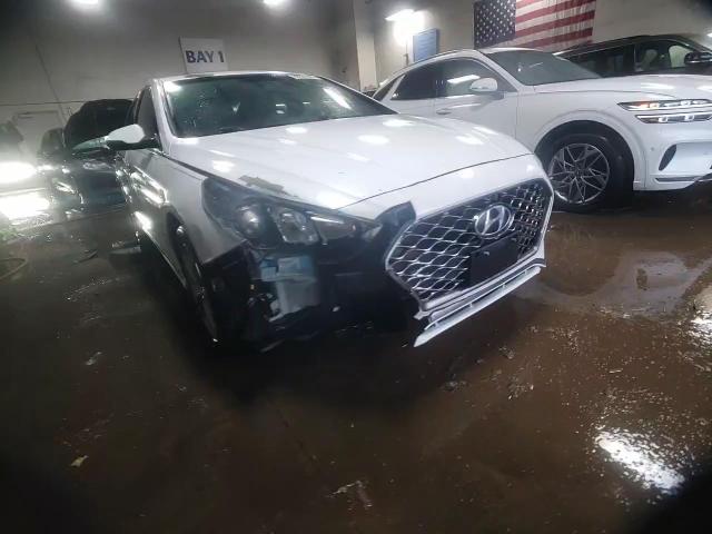 2018 Hyundai Sonata - Image 13