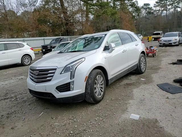 2017 Cadillac XT5 - Image 11