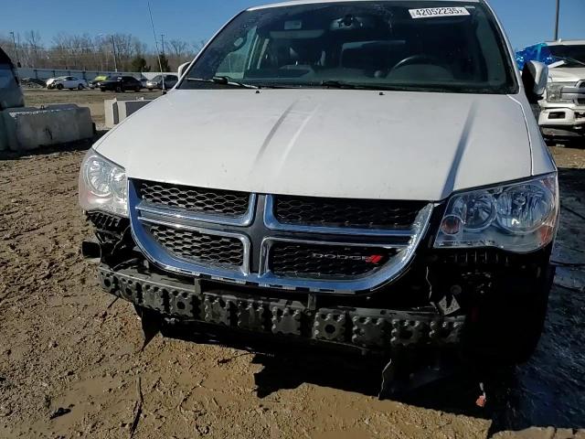 2017 Dodge Caravan - Image 14