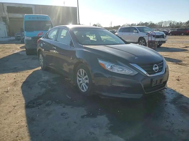 2016 Nissan Altima - Image 10