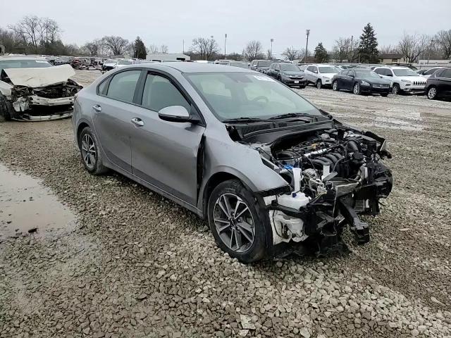 2022 Kia Forte - Image 11